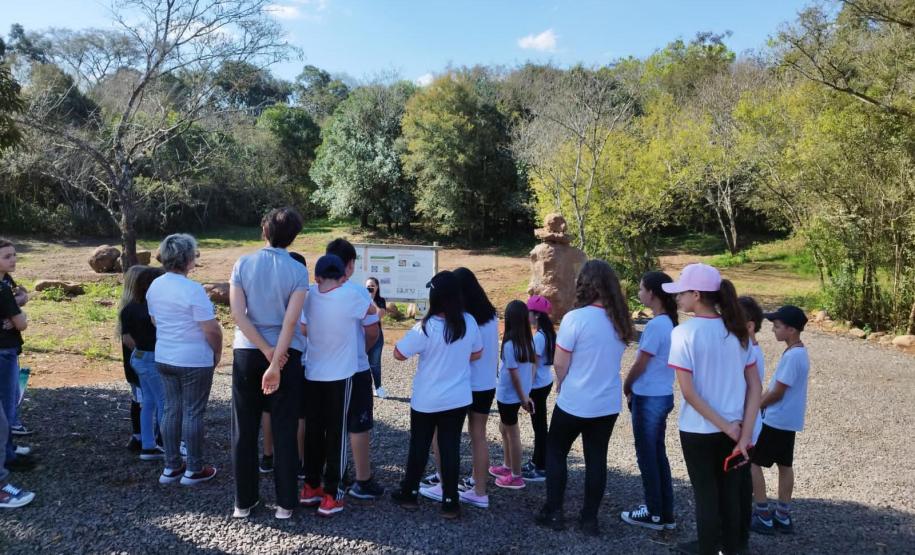 Estado incentiva atuação do setor de turismo para prevenir riscos a crianças e adolescentes