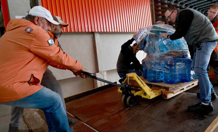 Campanha do Estado chega a 13,2 mil toneladas de doações enviadas ao Rio Grande do Sul