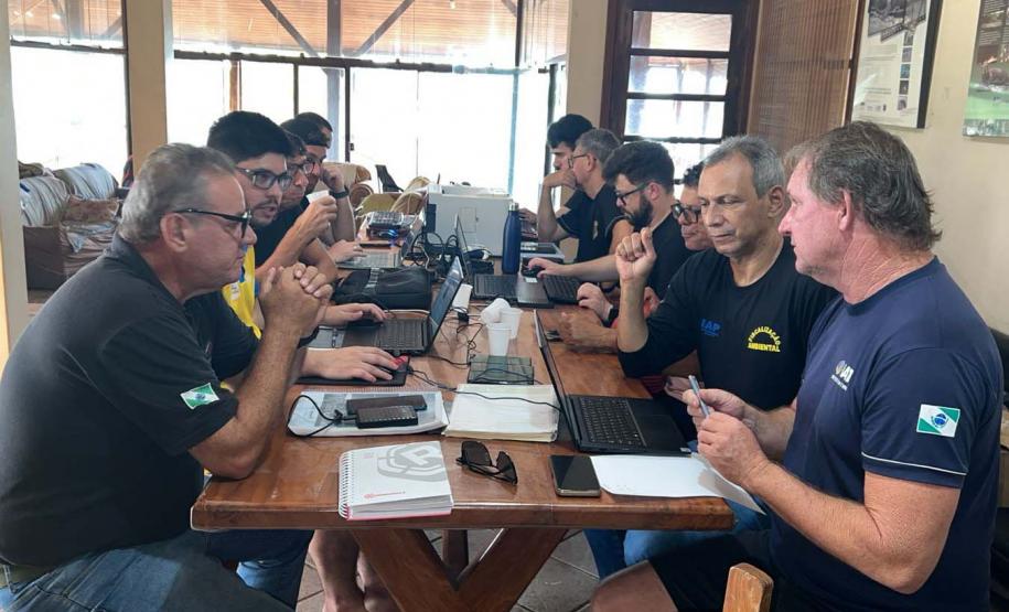 Operação de fiscalização remota aplicou R$ 5,9 milhões em multas por desmatamento ilegal no Paraná.