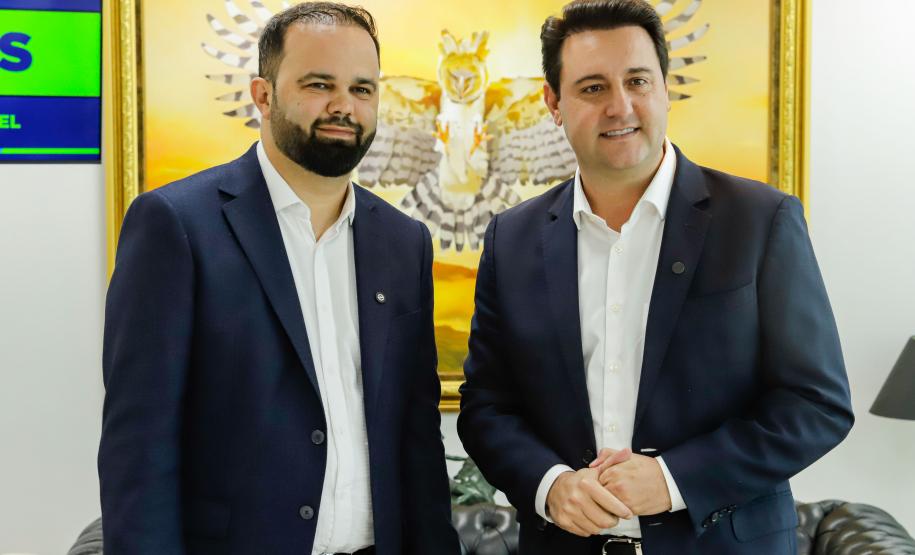 Governador anuncia pacote para educação com seis novas escolas, ampliações e placas solares