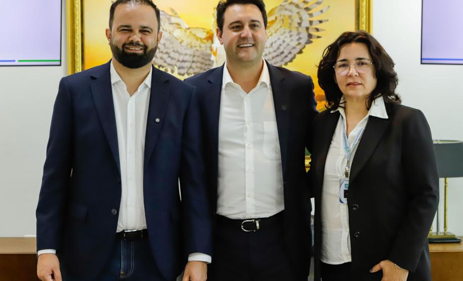 Governador anuncia pacote para educação com seis novas escolas, ampliações e placas solares