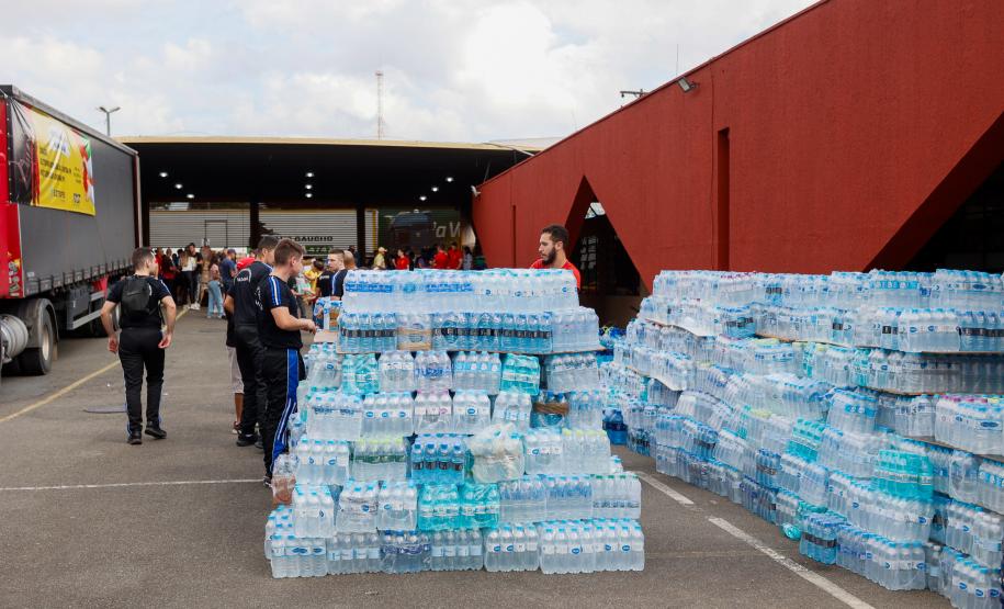 Paraná chega a 3,3 mil toneladas de doações arrecadas ao Rio Grande do Sul