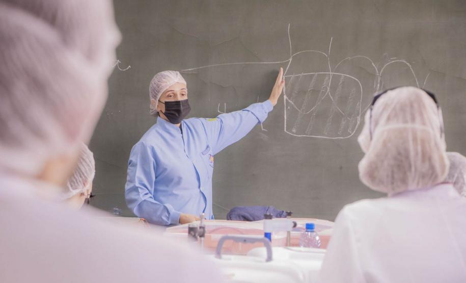 UEPG abre processo seletivo para contratação de professores colaboradores