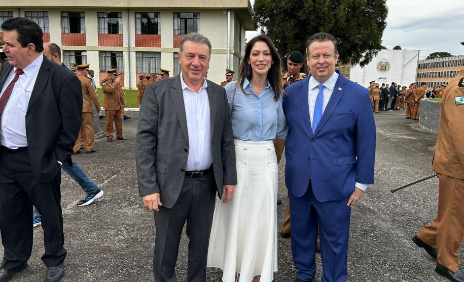 Secretário-chefe da Casa Civil recebe a maior honraria da PM-PR, a medalha Coronel Sarmento