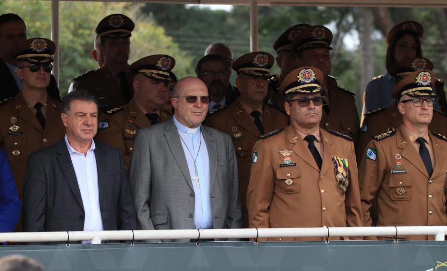 Secretário-chefe da Casa Civil recebe a maior honraria da PM-PR, a medalha Coronel Sarmento