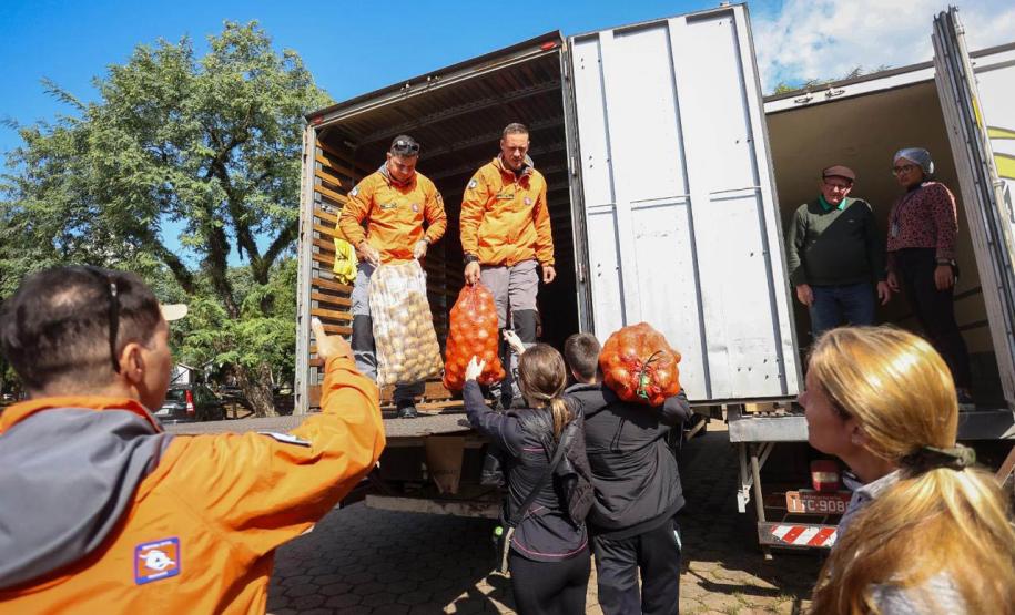 Campanha do Estado chega a 13,2 mil toneladas de doações enviadas ao Rio Grande do Sul