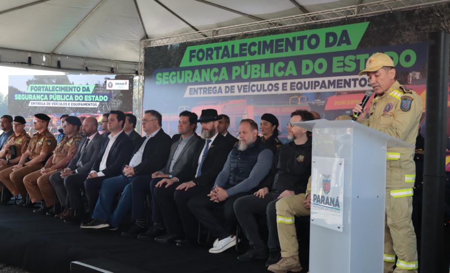 O governador Carlos Massa Ratinho Junior entregou nesta segunda-feira (3) 39 novos veículos para reforçar os trabalhos do Corpo de Bombeiros do Paraná.