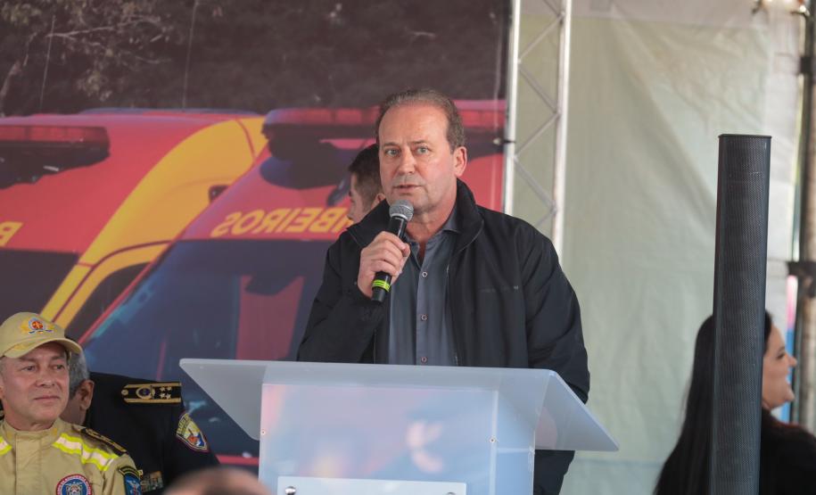 O governador Carlos Massa Ratinho Junior entregou nesta segunda-feira (3) 39 novos veículos para reforçar os trabalhos do Corpo de Bombeiros do Paraná.