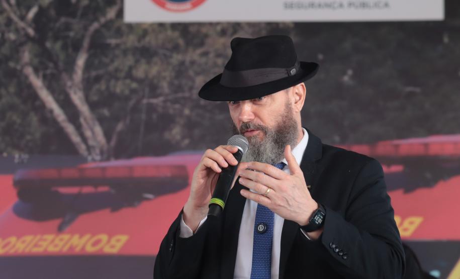 O governador Carlos Massa Ratinho Junior entregou nesta segunda-feira (3) 39 novos veículos para reforçar os trabalhos do Corpo de Bombeiros do Paraná.