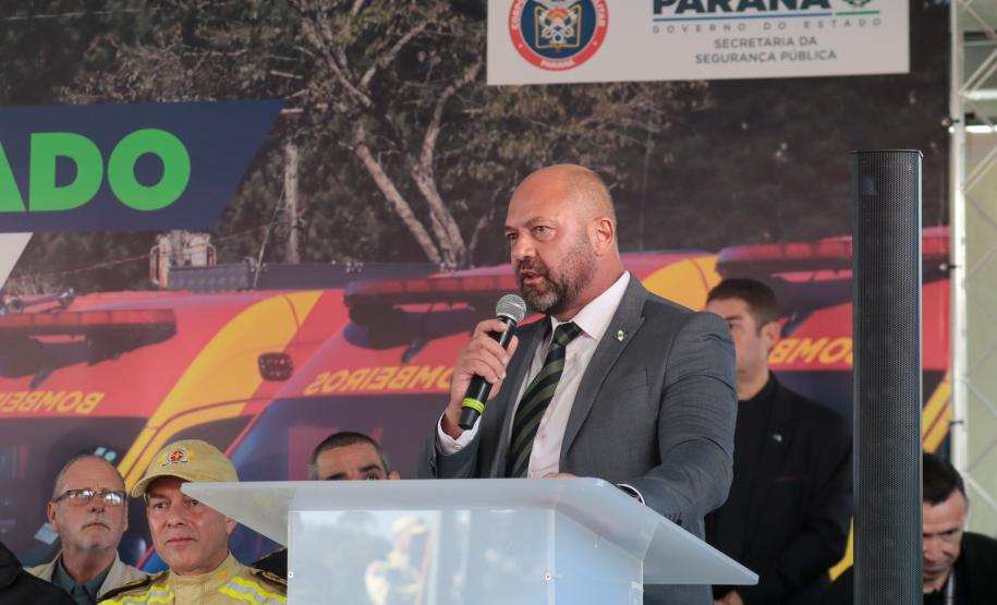 O governador Carlos Massa Ratinho Junior entregou nesta segunda-feira (3) 39 novos veículos para reforçar os trabalhos do Corpo de Bombeiros do Paraná.