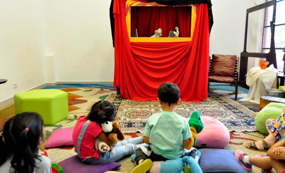 Museu de Arte Contemporânea (MAC-PR) - Sala Aberta – Durante a próxima quarta-feira, de entrada gratuita no museu, o MAC Paraná vai promover mais uma sessão aberta ao público de desenho com modelo vivo, a partir da observação de praticantes de boxe.