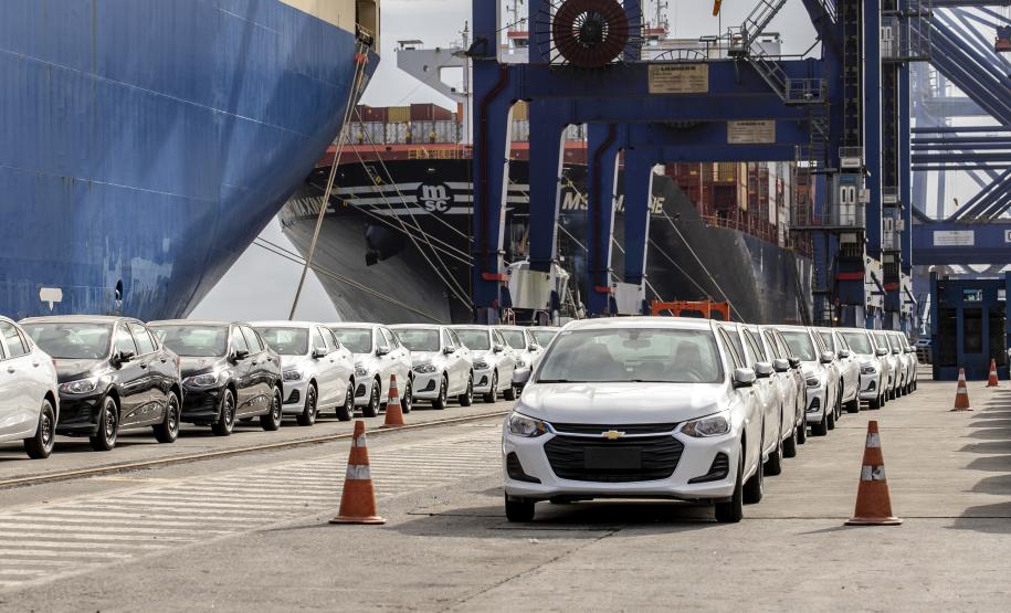 Importação cresce 14% nos portos paranaenses em 2024