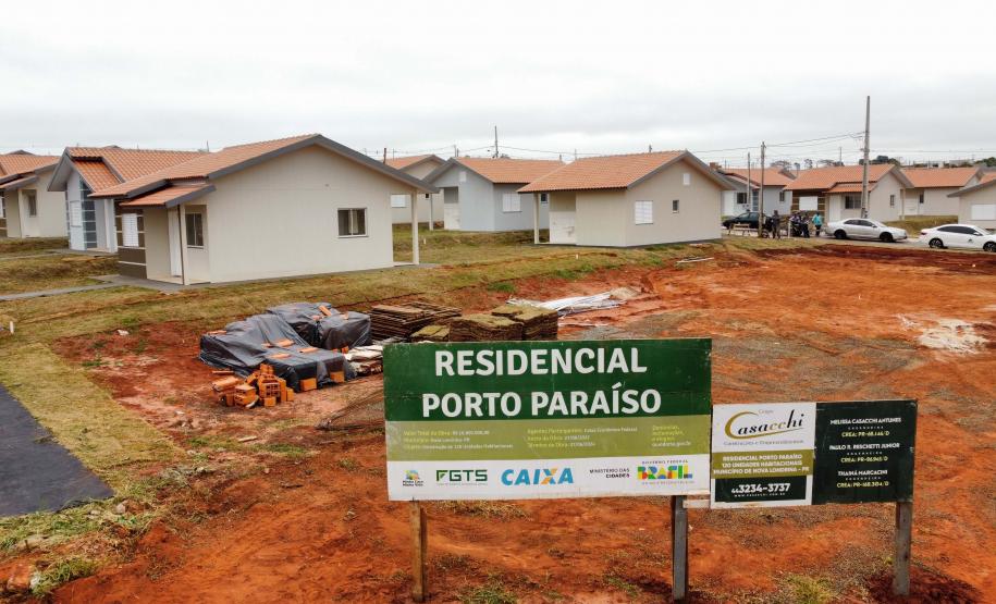 Darci Piana entrega residencial com 120 casas a famílias de Nova Londrina