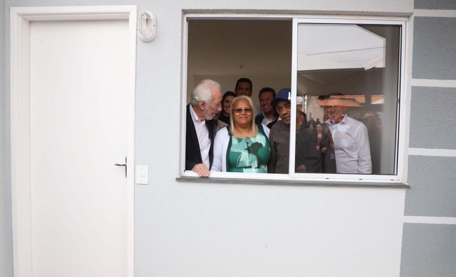 Darci Piana entrega residencial com 120 casas a famílias de Nova Londrina