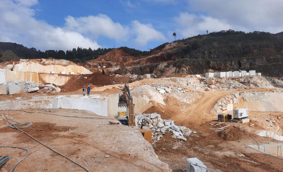 Mineração Fiorese, em Rio Branco do Sul: cidade se destaca na extração mineral.