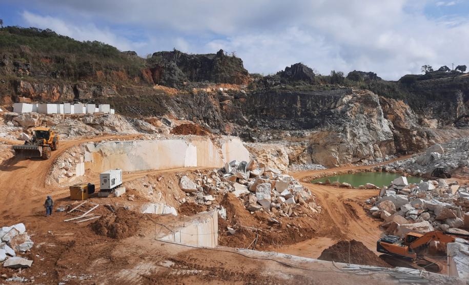Mineração Fiorese, em Rio Branco do Sul: cidade se destaca na extração mineral.