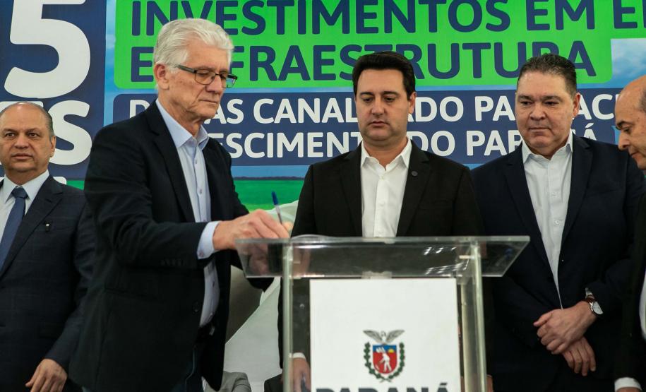 Curitiba, 24 de junho de 2024 - Governador Carlos Massa Ratinho Junior anunciou investimentos de R$ 505 milhões em energia e infraestrutura de gás canalizado para acelarar o crescimento do Paraná.