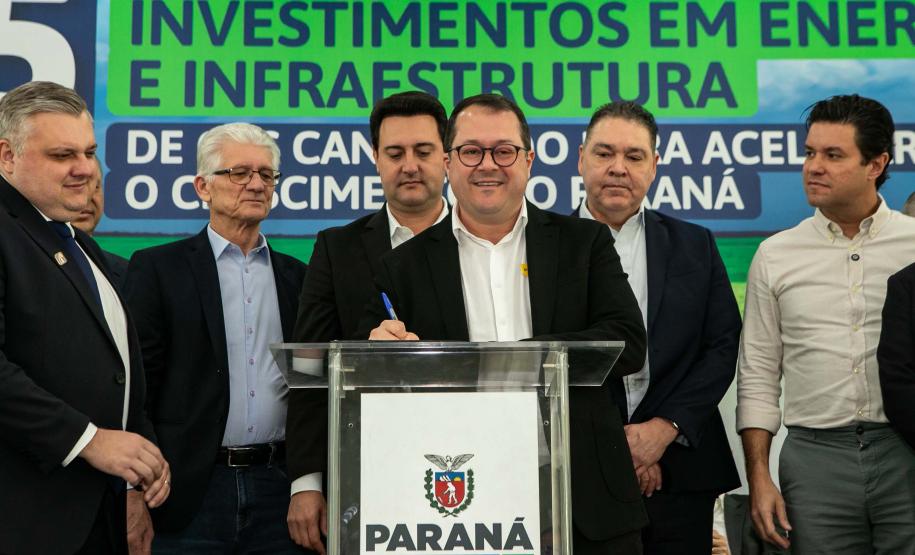 Curitiba, 24 de junho de 2024 - Governador Carlos Massa Ratinho Junior anunciou investimentos de R$ 505 milhões em energia e infraestrutura de gás canalizado para acelarar o crescimento do Paraná.