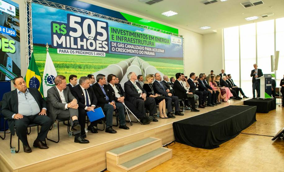 Curitiba, 24 de junho de 2024 - Governador Carlos Massa Ratinho Junior anunciou investimentos de R$ 505 milhões em energia e infraestrutura de gás canalizado para acelarar o crescimento do Paraná.