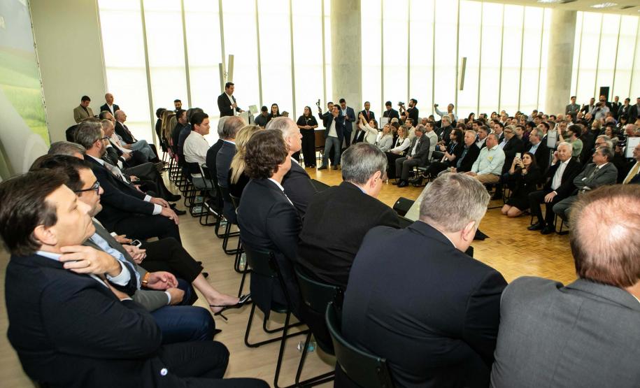 Curitiba, 24 de junho de 2024 - Governador Carlos Massa Ratinho Junior anunciou investimentos de R$ 505 milhões em energia e infraestrutura de gás canalizado para acelarar o crescimento do Paraná.