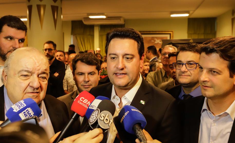 Curitiba, 17 de junho de 2024 - O governador Carlos Massa Ratinho Jr., anuncia a liberação de verbas para pavimentação, restauração de praça e obras de saneamento em Curitiba.