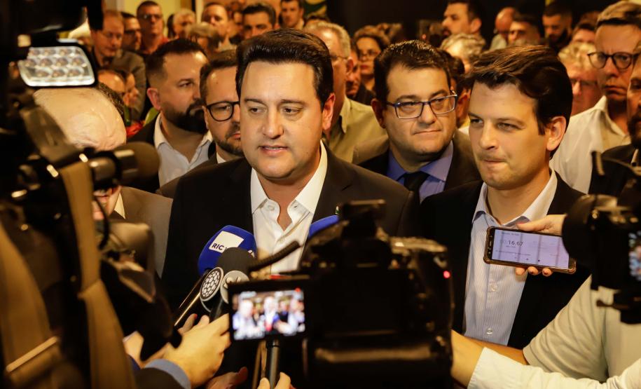 Curitiba, 17 de junho de 2024 - O governador Carlos Massa Ratinho Jr., anuncia a liberação de verbas para pavimentação, restauração de praça e obras de saneamento em Curitiba.