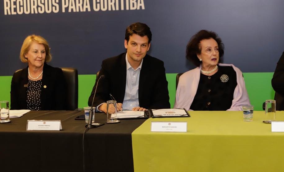 Curitiba, 17 de junho de 2024 - O governador Carlos Massa Ratinho Jr., anuncia a liberação de verbas para pavimentação, restauração de praça e obras de saneamento em Curitiba.