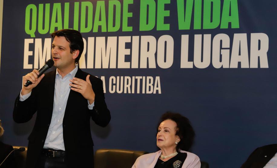 Curitiba, 17 de junho de 2024 - O governador Carlos Massa Ratinho Jr., anuncia a liberação de verbas para pavimentação, restauração de praça e obras de saneamento em Curitiba.