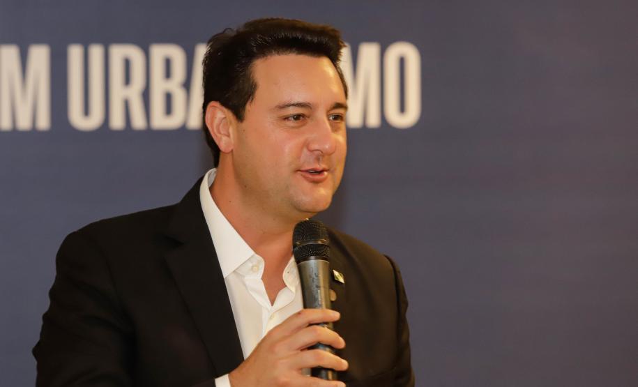 Curitiba, 17 de junho de 2024 - O governador Carlos Massa Ratinho Jr., anuncia a liberação de verbas para pavimentação, restauração de praça e obras de saneamento em Curitiba.