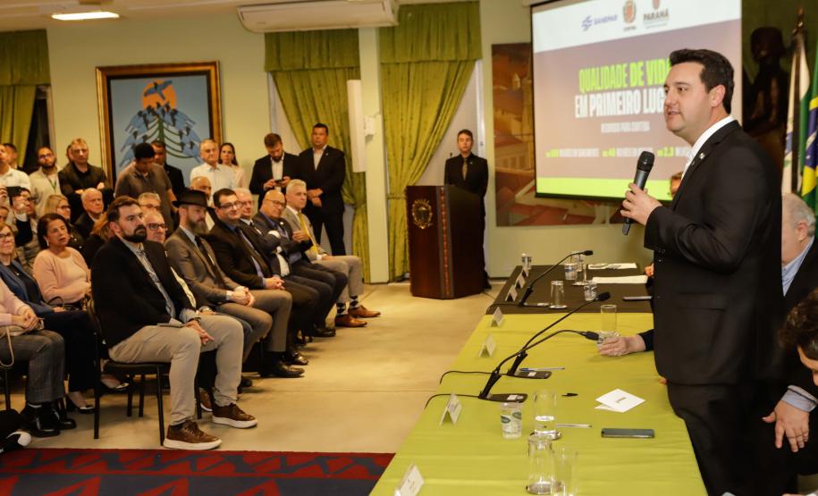 Curitiba, 17 de junho de 2024 - O governador Carlos Massa Ratinho Jr., anuncia a liberação de verbas para pavimentação, restauração de praça e obras de saneamento em Curitiba.