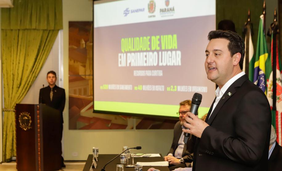 Curitiba, 17 de junho de 2024 - O governador Carlos Massa Ratinho Jr., anuncia a liberação de verbas para pavimentação, restauração de praça e obras de saneamento em Curitiba.
