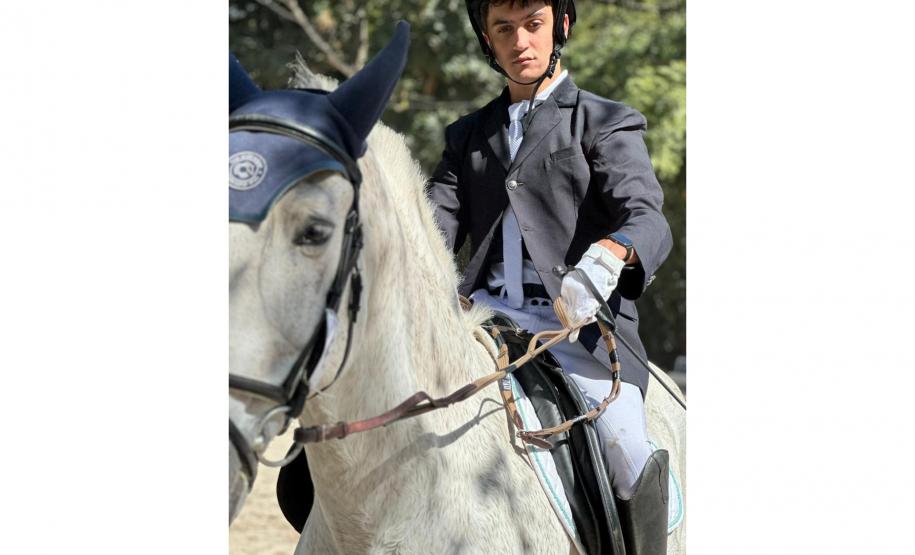 Terapia com cavalos oferecida pela PMPR colabora na qualidade de vida de pessoas com deficiência