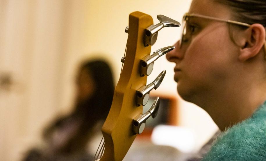 Museu de Arte Contemporânea (MAC-PR) - Sala Aberta – Durante a próxima quarta-feira, de entrada gratuita no museu, o MAC Paraná vai promover mais uma sessão aberta ao público de desenho com modelo vivo, a partir da observação de praticantes de boxe.