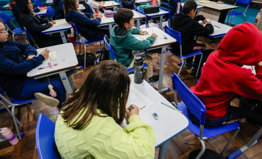 Governador sanciona lei que cria o programa Parceiro da Escola