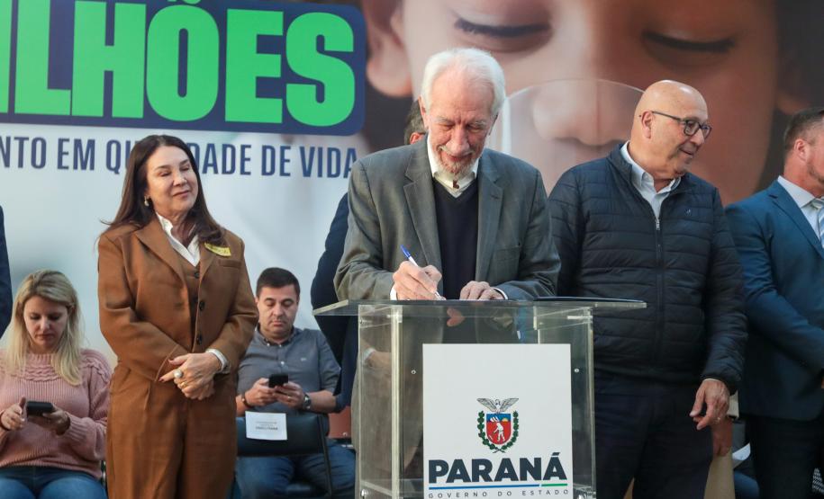 O governador em exercício Darci Piana e o presidente da Sanepar, Wilson Bley, anunciam nesta terça-feira (02) um pacote de investimento em saneamento rural e urbano e distribuição de água, além da conclusão de obras emblemáticas do setor.