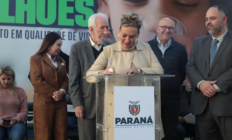 O governador em exercício Darci Piana e o presidente da Sanepar, Wilson Bley, anunciam nesta terça-feira (02) um pacote de investimento em saneamento rural e urbano e distribuição de água, além da conclusão de obras emblemáticas do setor.