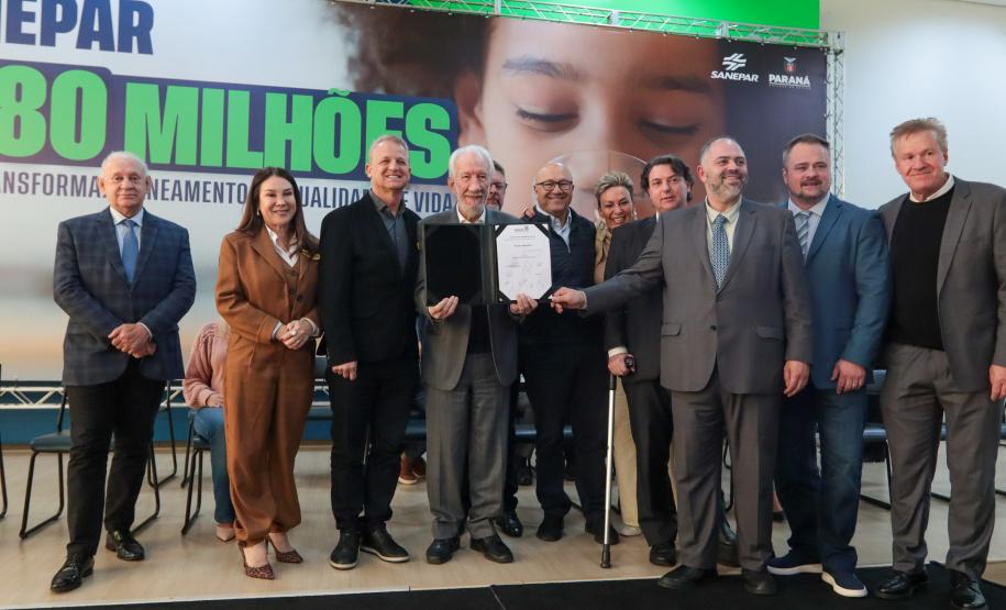 O governador em exercício Darci Piana e o presidente da Sanepar, Wilson Bley, anunciam nesta terça-feira (02) um pacote de investimento em saneamento rural e urbano e distribuição de água, além da conclusão de obras emblemáticas do setor.