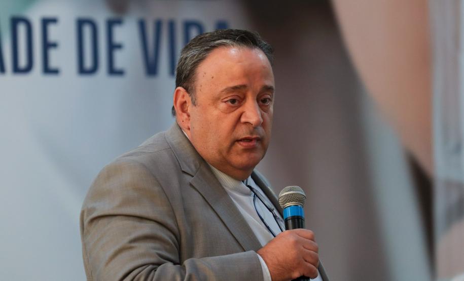 O governador em exercício Darci Piana e o presidente da Sanepar, Wilson Bley, anunciam nesta terça-feira (02) um pacote de investimento em saneamento rural e urbano e distribuição de água, além da conclusão de obras emblemáticas do setor.