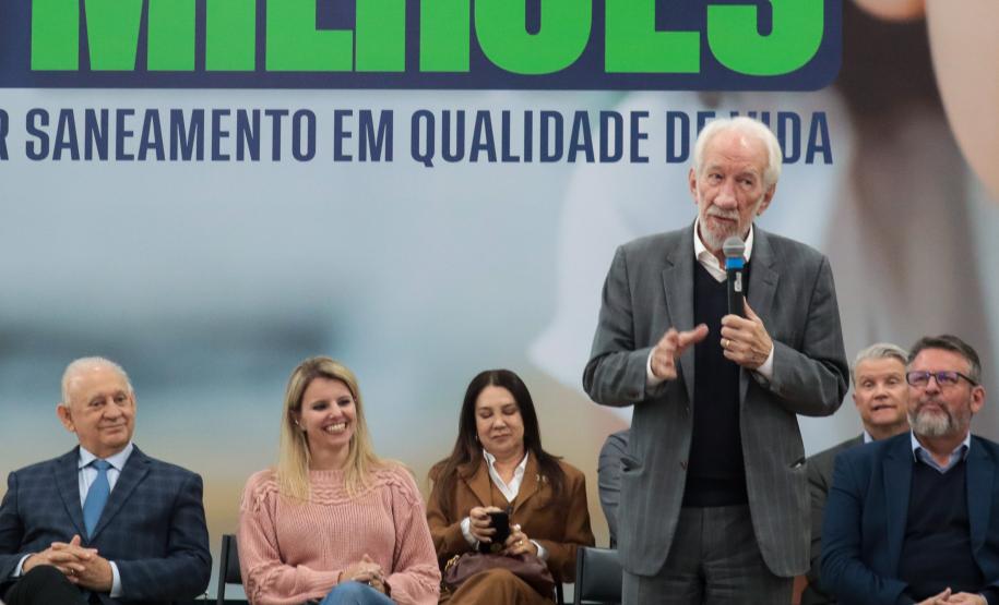O governador em exercício Darci Piana e o presidente da Sanepar, Wilson Bley, anunciam nesta terça-feira (02) um pacote de investimento em saneamento rural e urbano e distribuição de água, além da conclusão de obras emblemáticas do setor.