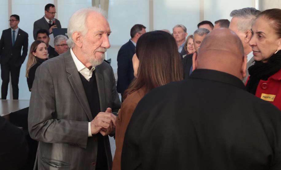 O governador em exercício Darci Piana e o presidente da Sanepar, Wilson Bley, anunciam nesta terça-feira (02) um pacote de investimento em saneamento rural e urbano e distribuição de água, além da conclusão de obras emblemáticas do setor.