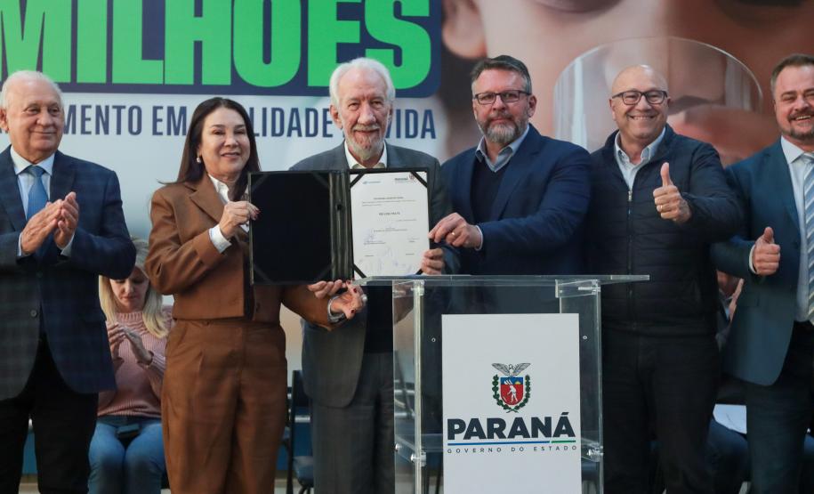 O governador em exercício Darci Piana e o presidente da Sanepar, Wilson Bley, anunciam nesta terça-feira (02) um pacote de investimento em saneamento rural e urbano e distribuição de água, além da conclusão de obras emblemáticas do setor.