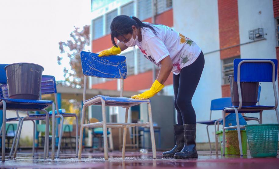 Rio Grande do Sul - Governo do Estado realiza limpeza da Escola Estadual Professora Leopolda Barnewitz. Foto: Pablo Reis/SPGG