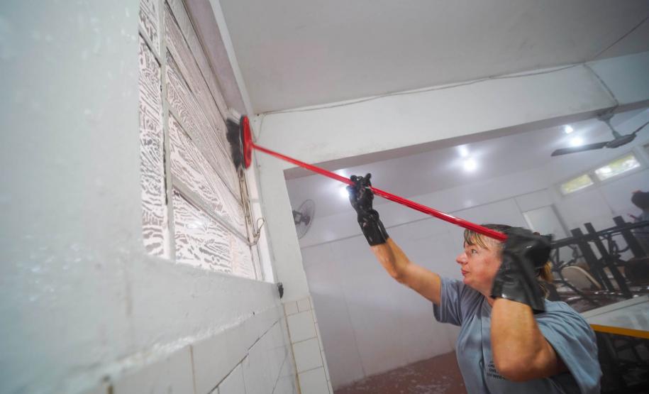 Rio Grande do Sul - Governo do Estado realiza limpeza da Escola Estadual Professora Leopolda Barnewitz. Foto: Pablo Reis/SPGG