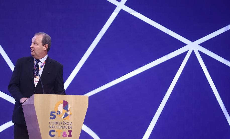 Paraná discute diretrizes para a ciência, tecnologia e inovação em conferência em Brasília