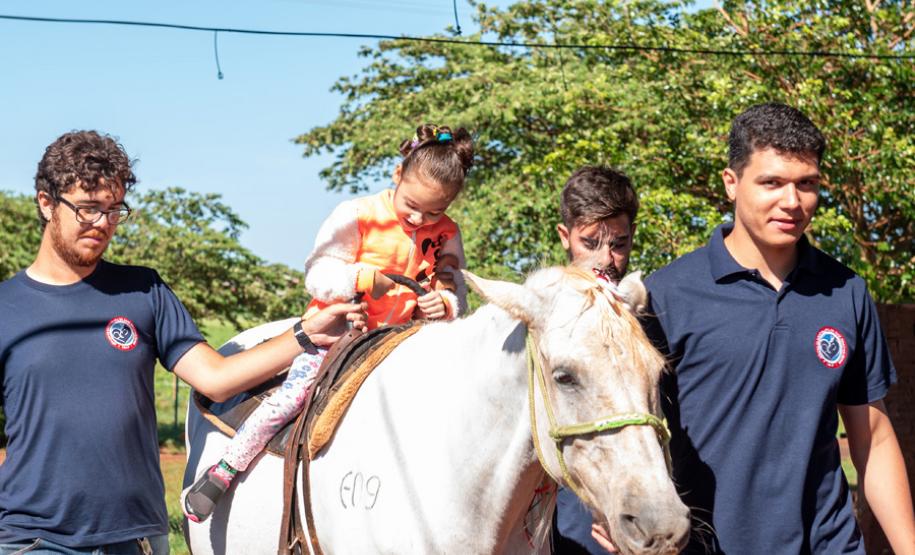 Criado há 9 anos, núcleo da UENP se destaca por terapia com cavalos
