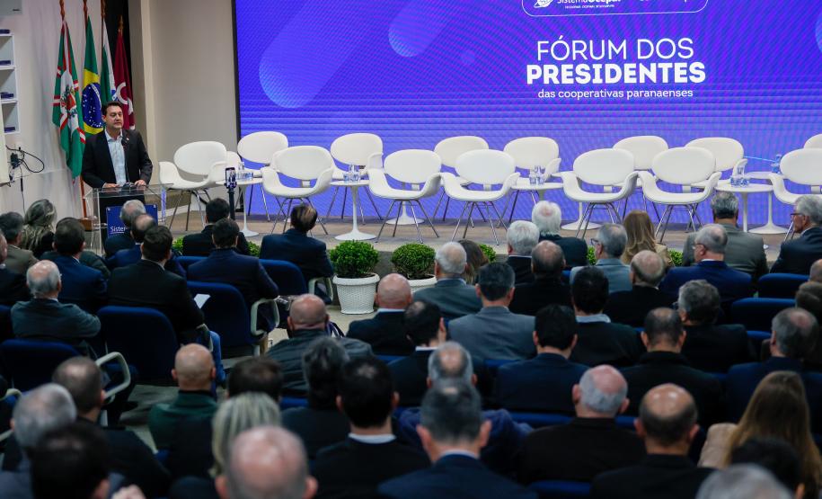 Estado e Ocepar assinam acordo ambiental; cooperativas vão faturar R$ 500 bilhões até 2030