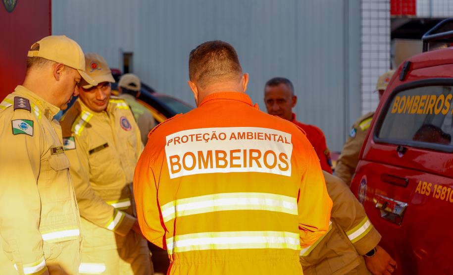 Paraná envia bombeiros para ajudar no combate a incêndios no Pantanal