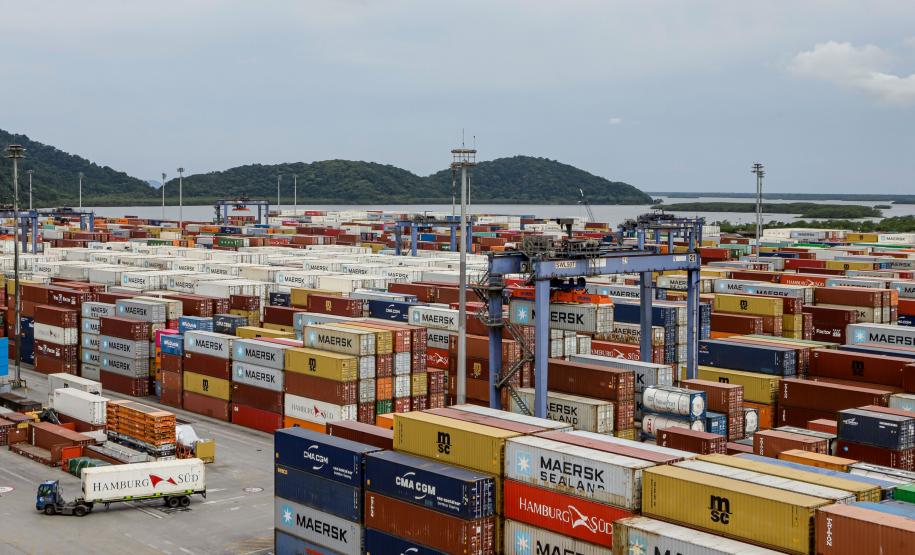 Paraná amplia destinos de exportações: são 2.081 produtos para 215 mercados