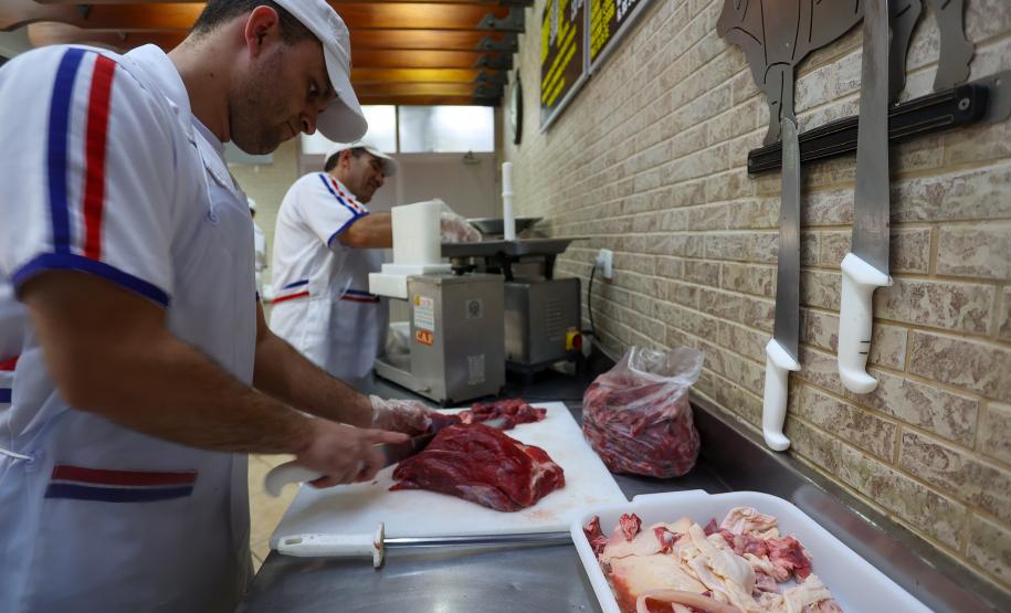 De acordo com dados do Caged, 316 cidades paranaenses registraram mais contratações com carteira assinada do que demissões de janeiro a maio de 2024.