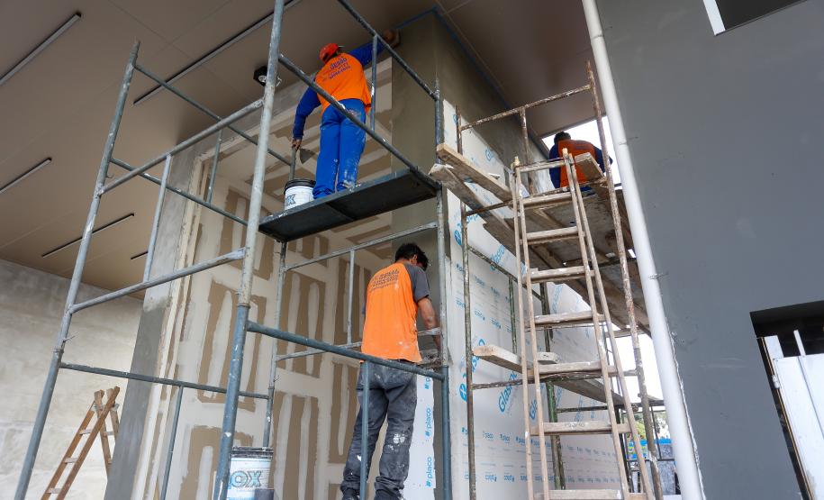 De acordo com dados do Caged, 316 cidades paranaenses registraram mais contratações com carteira assinada do que demissões de janeiro a maio de 2024.